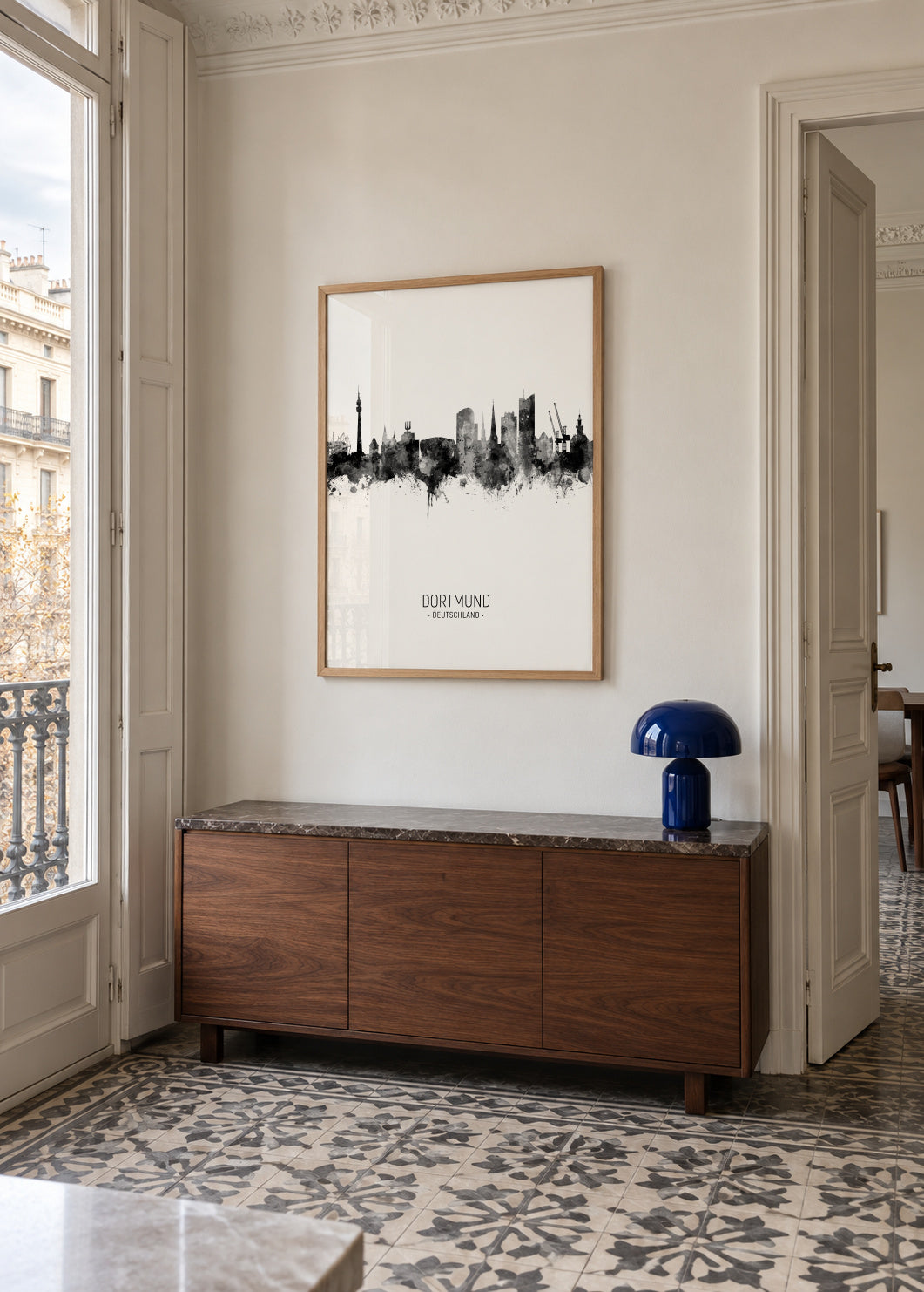 Dortmund Skyline en blanco y negro - Framed poster in an interior