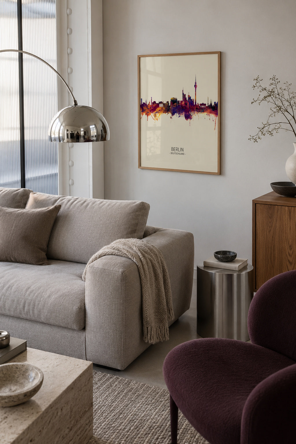Berlin Skyline en beige - Framed poster in an interior
