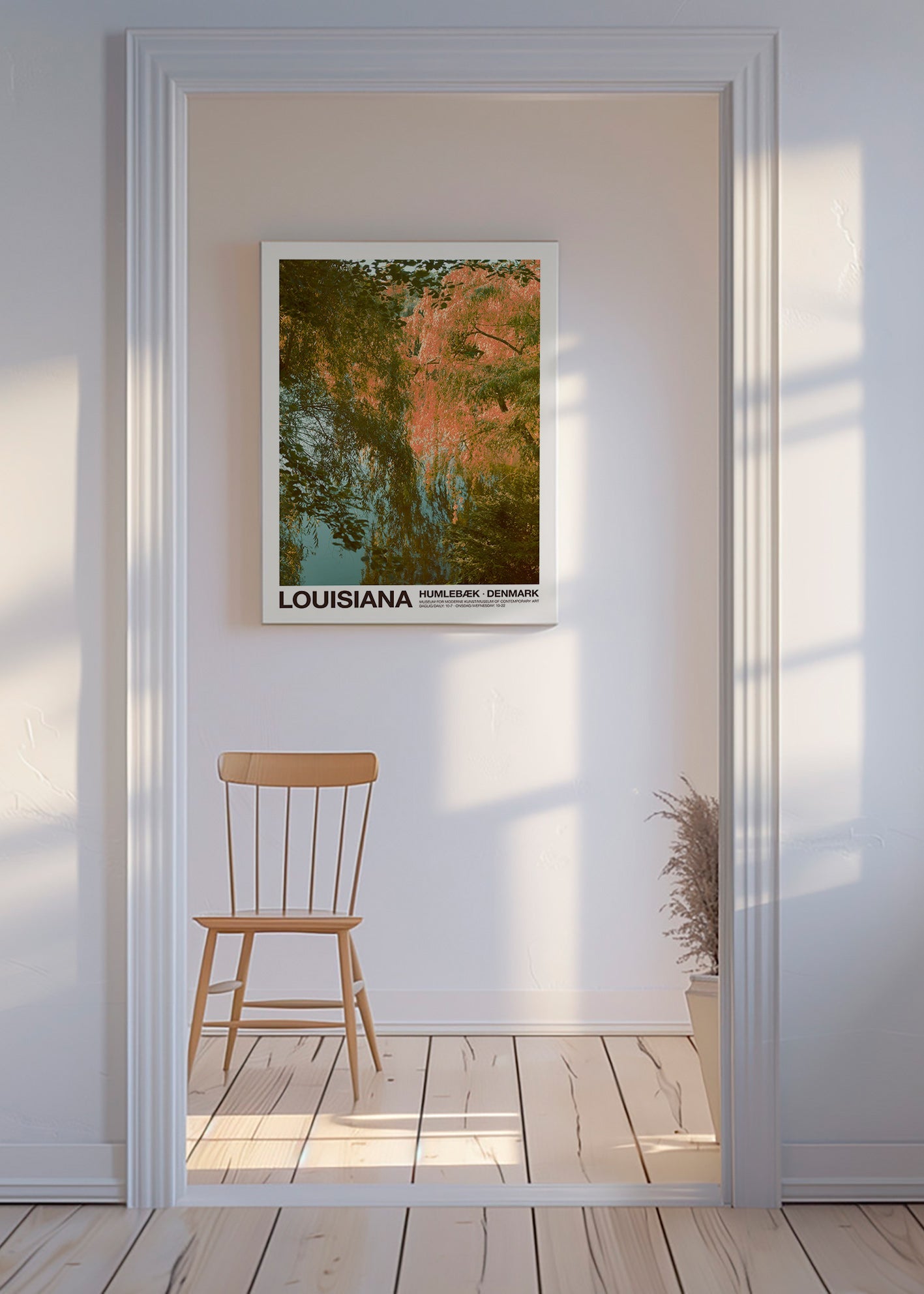 Quadro paesaggistico con lago e riflessi rosa