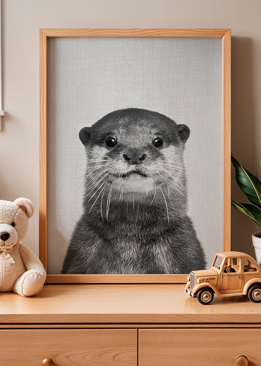 Otter - Black & White