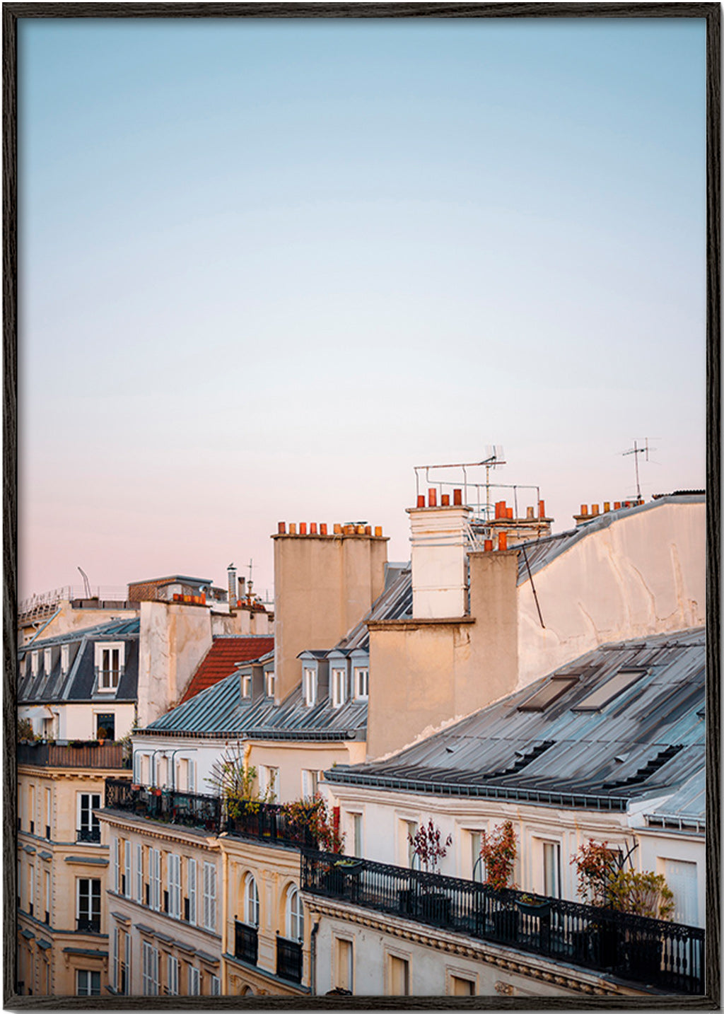 Quadro città con tetti all'alba – Black Frame