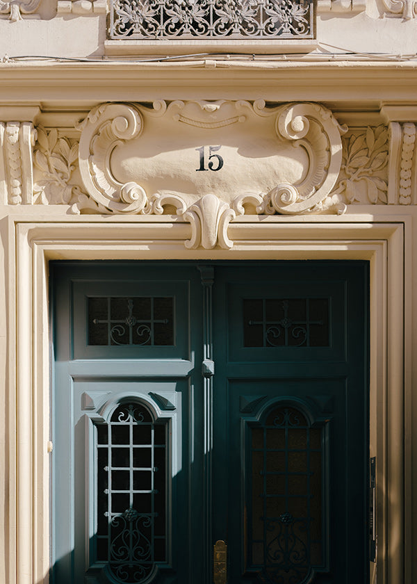 Arte da città: porta verde e numero 15