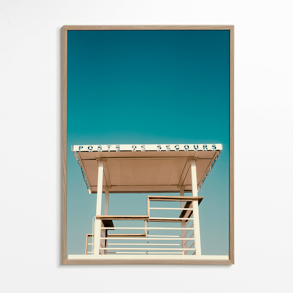 Fotografia torre di salvataggio e cielo – Oak Frame