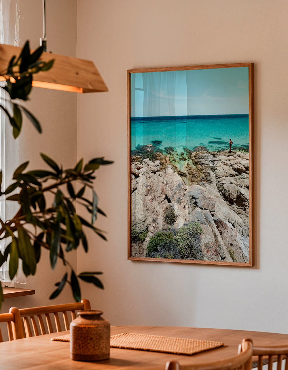 Arte paesaggistica: costa rocciosa e mare turchese – Product3
