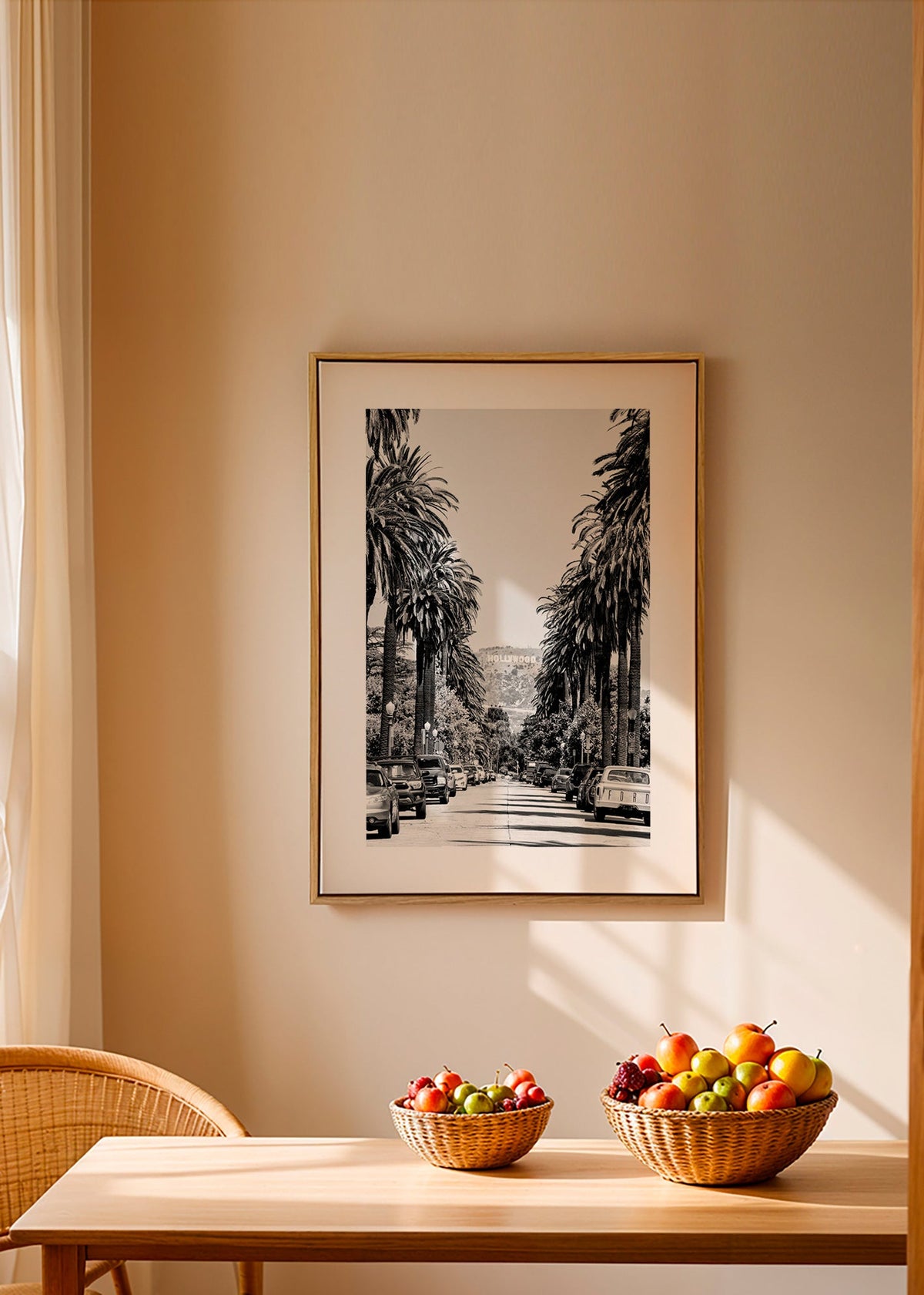 Poster di città: strada con palme a Hollywood in bianco e nero – Canvas2