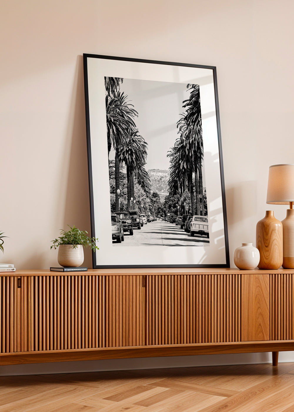 Poster di città: strada con palme a Hollywood in bianco e nero – Product3