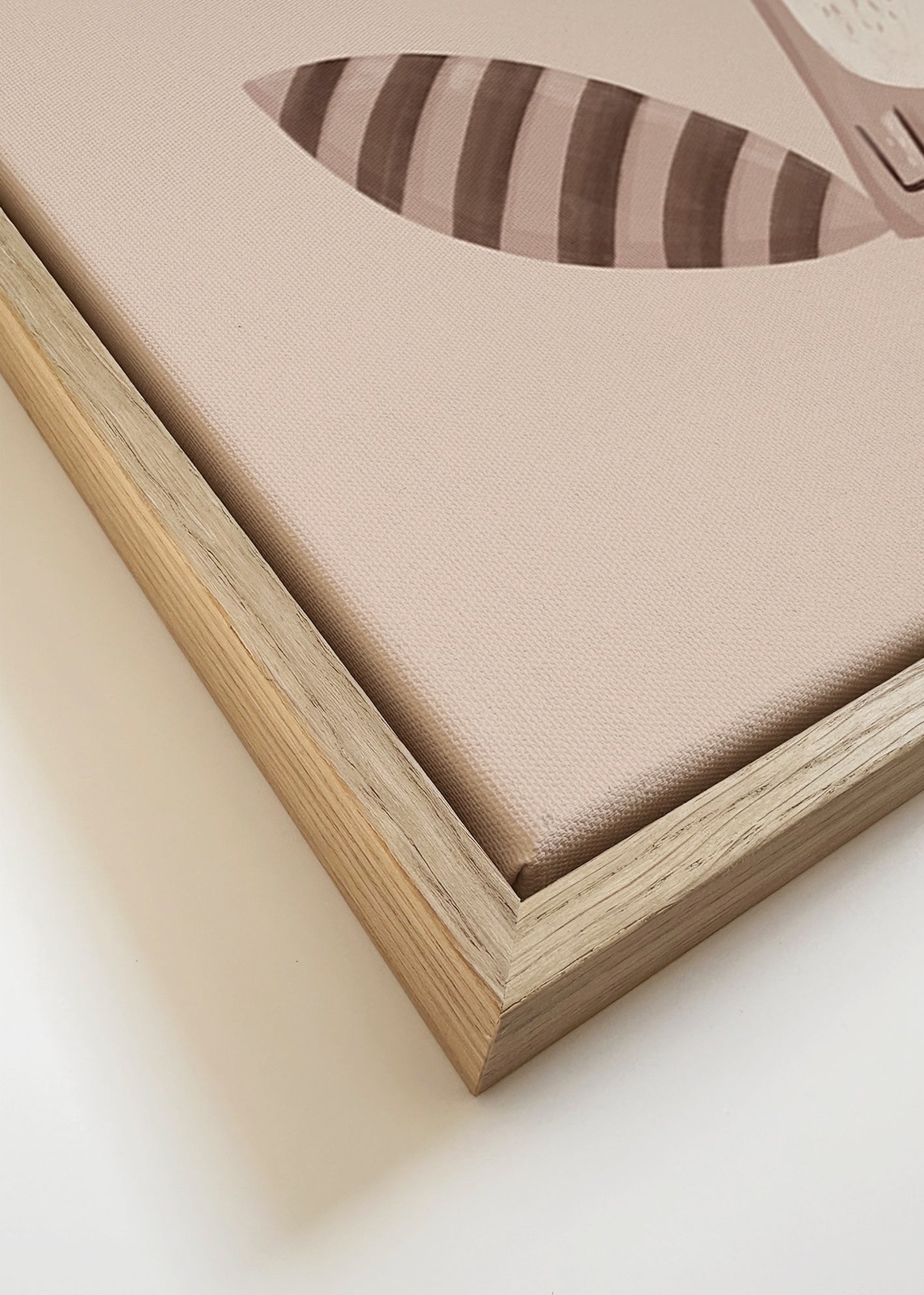Stampa per bambini: procione sorridente su fondo beige