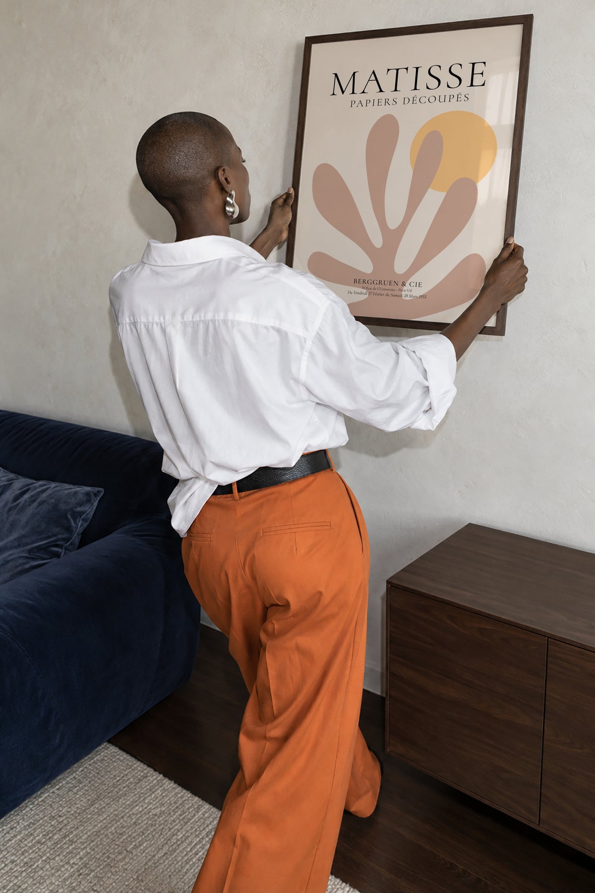 Henri Matisse papiers découpés XXI - Framed poster in an interior