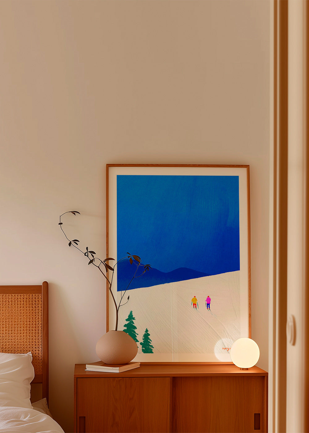 Arte sportiva: sciatori su pendio innevato – Product2