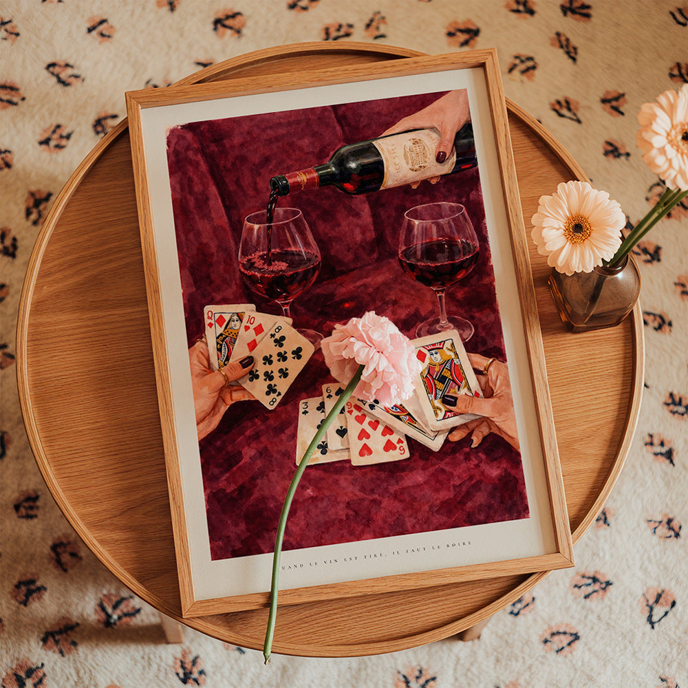 Arte da cucina con carte da gioco e vino rosso