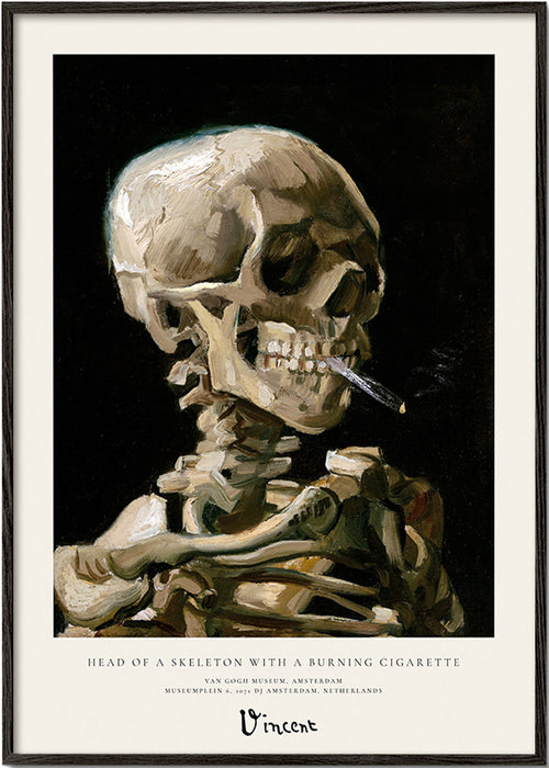 Calavera vintage con sigaretta accesa