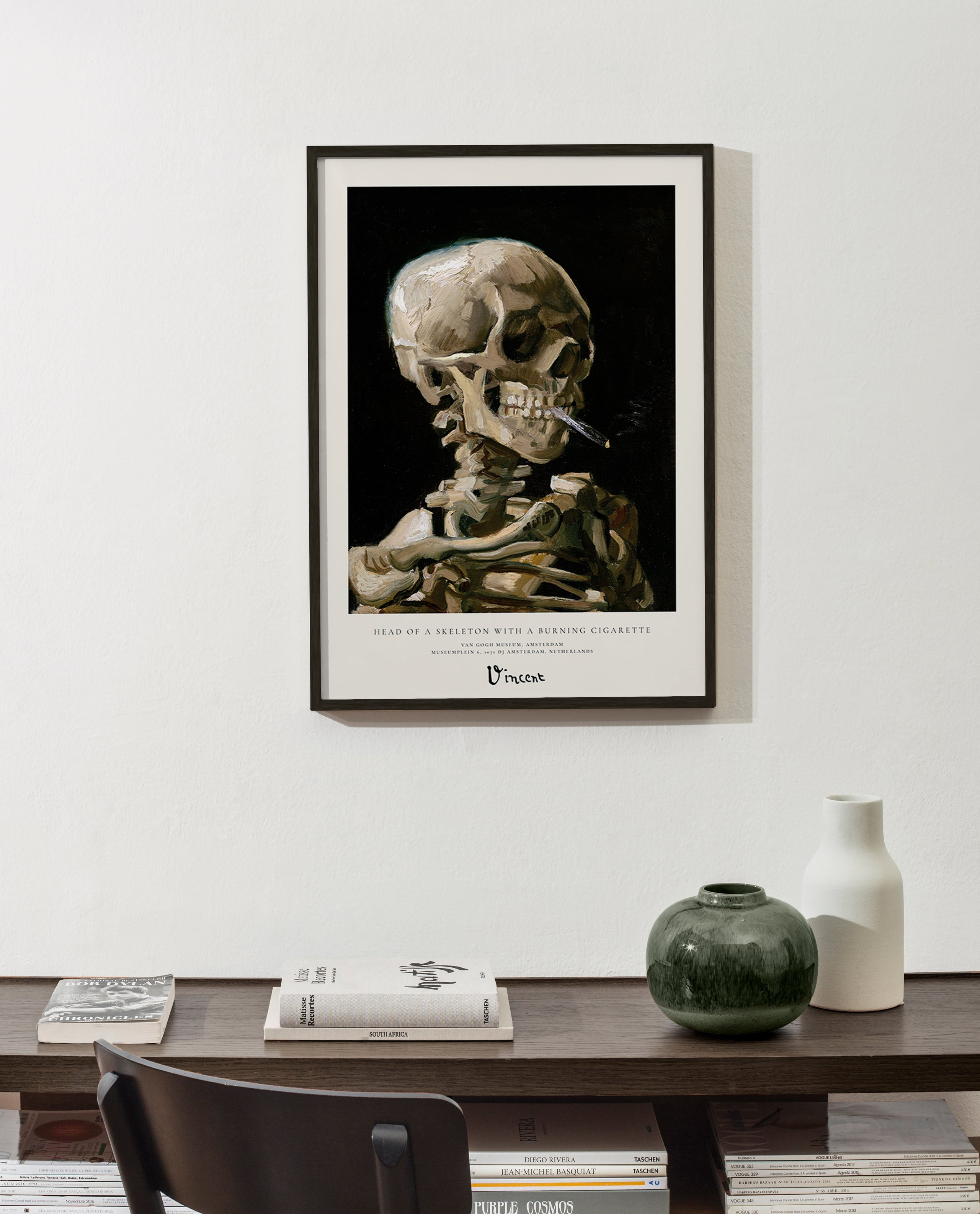 Calavera vintage con sigaretta accesa