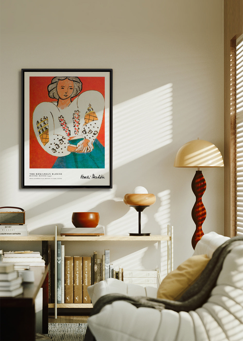 Illustrazione di blusa rumena dal tratto espressivo