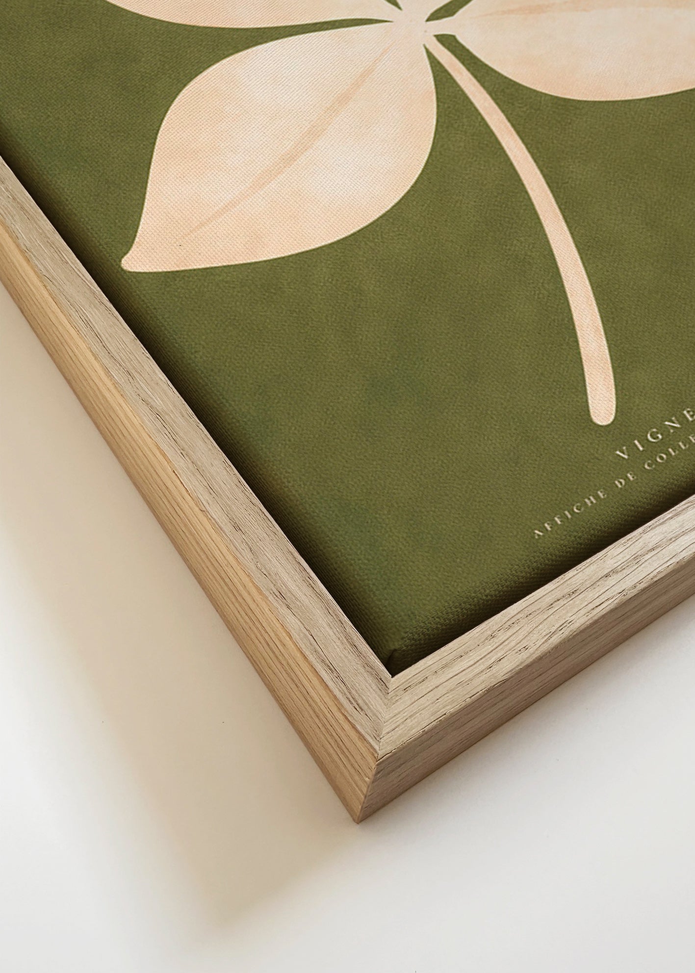Stampa botanica: foglia crema su fondo verde