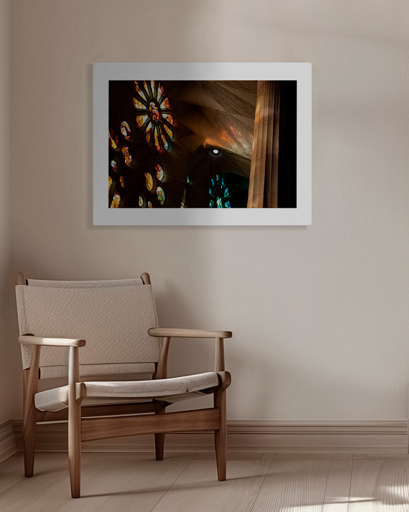 Fotografia architettonica di vetrate con luce calda