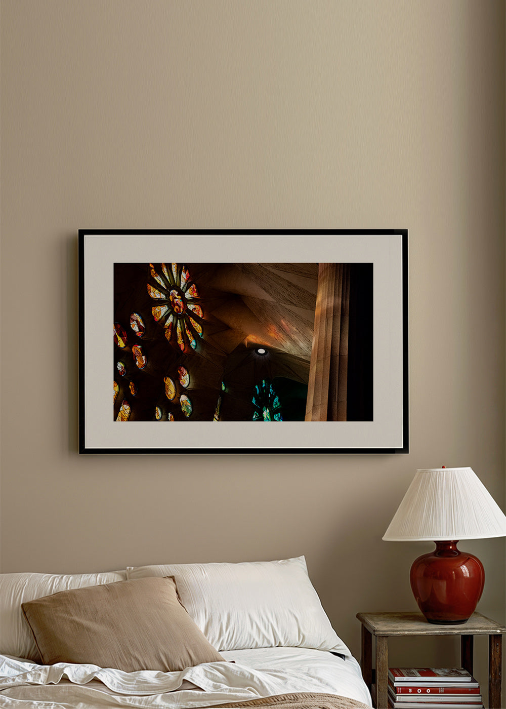 Fotografia architettonica di vetrate con luce calda