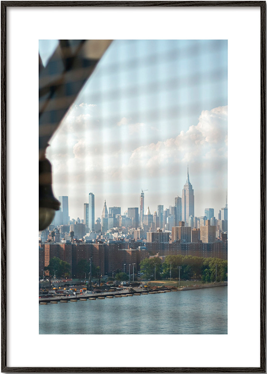 Quadro città skyline visto dalla finestra