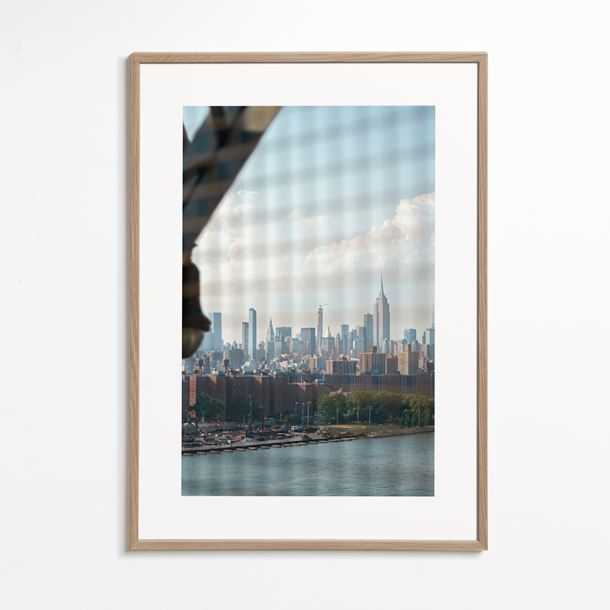 Quadro città skyline visto dalla finestra