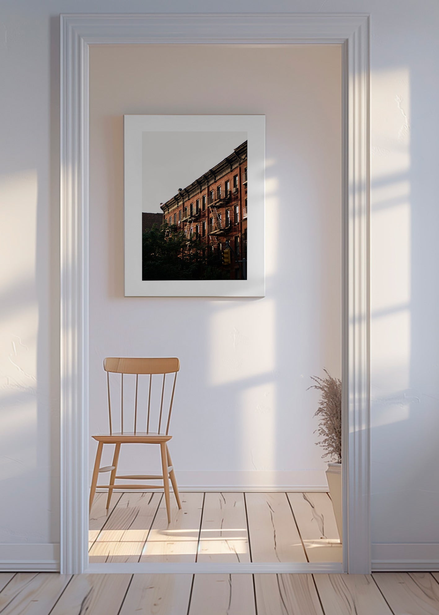 Quadro città con facciate in mattoni e scale antincendio