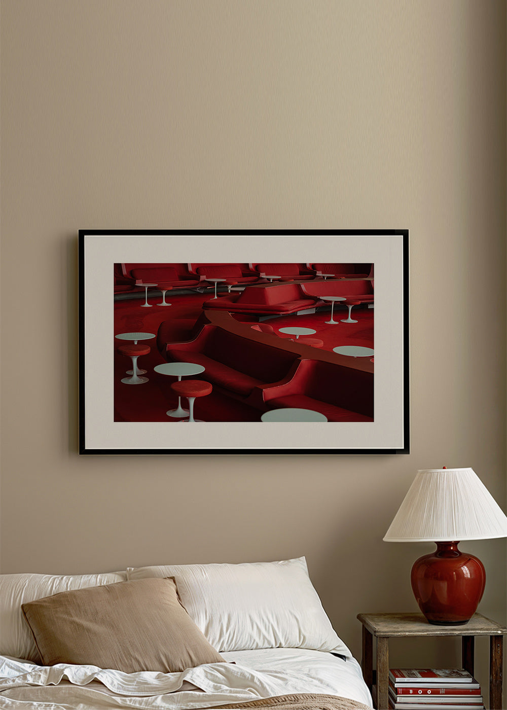 Fotografia lounge rossa con sedute curve