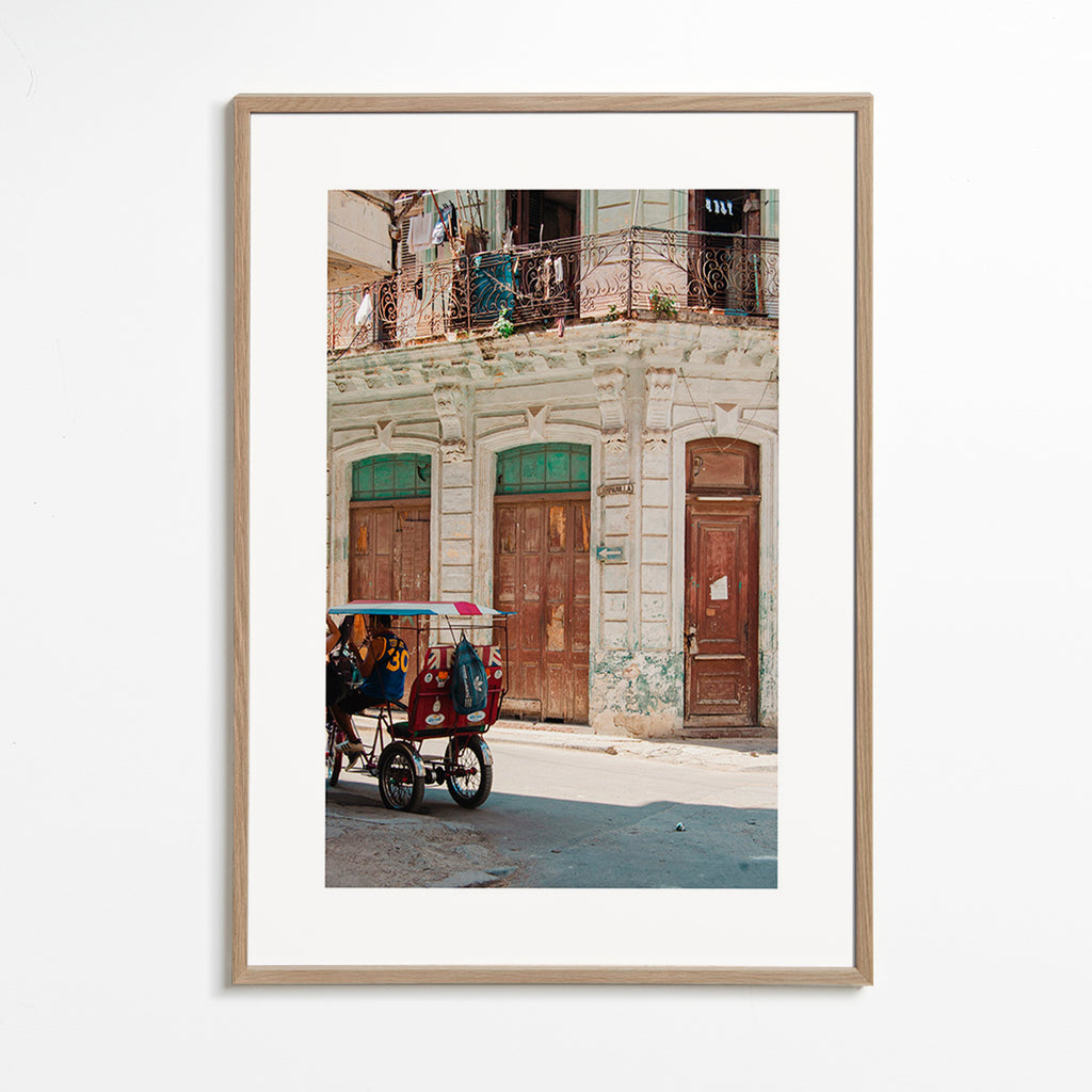 Poster di viaggio: facciata habanera con risciò