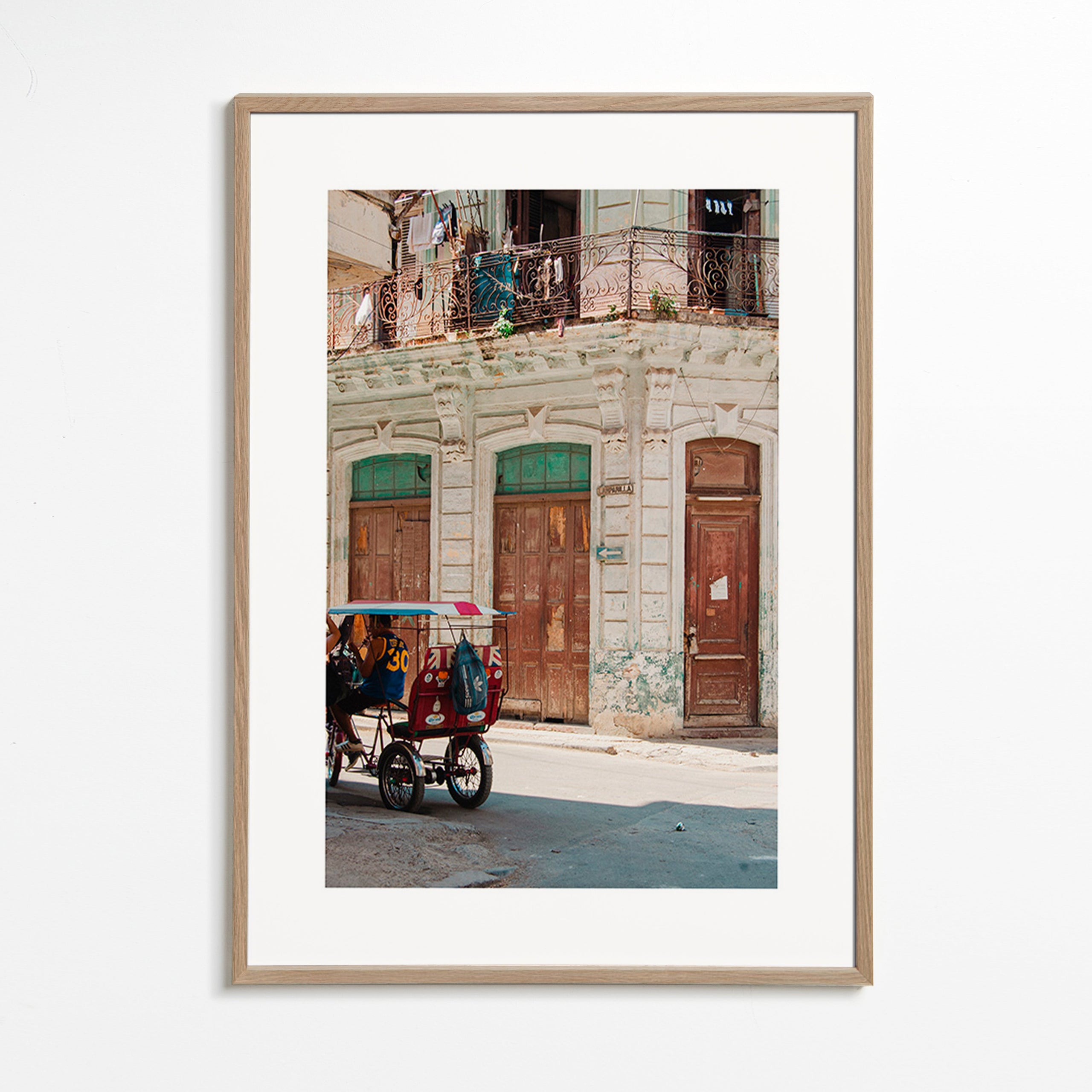 Poster di viaggio: facciata habanera con risciò