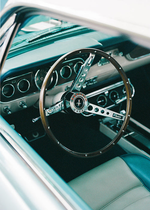 Cuadro vintage con volante clásico en primer plano