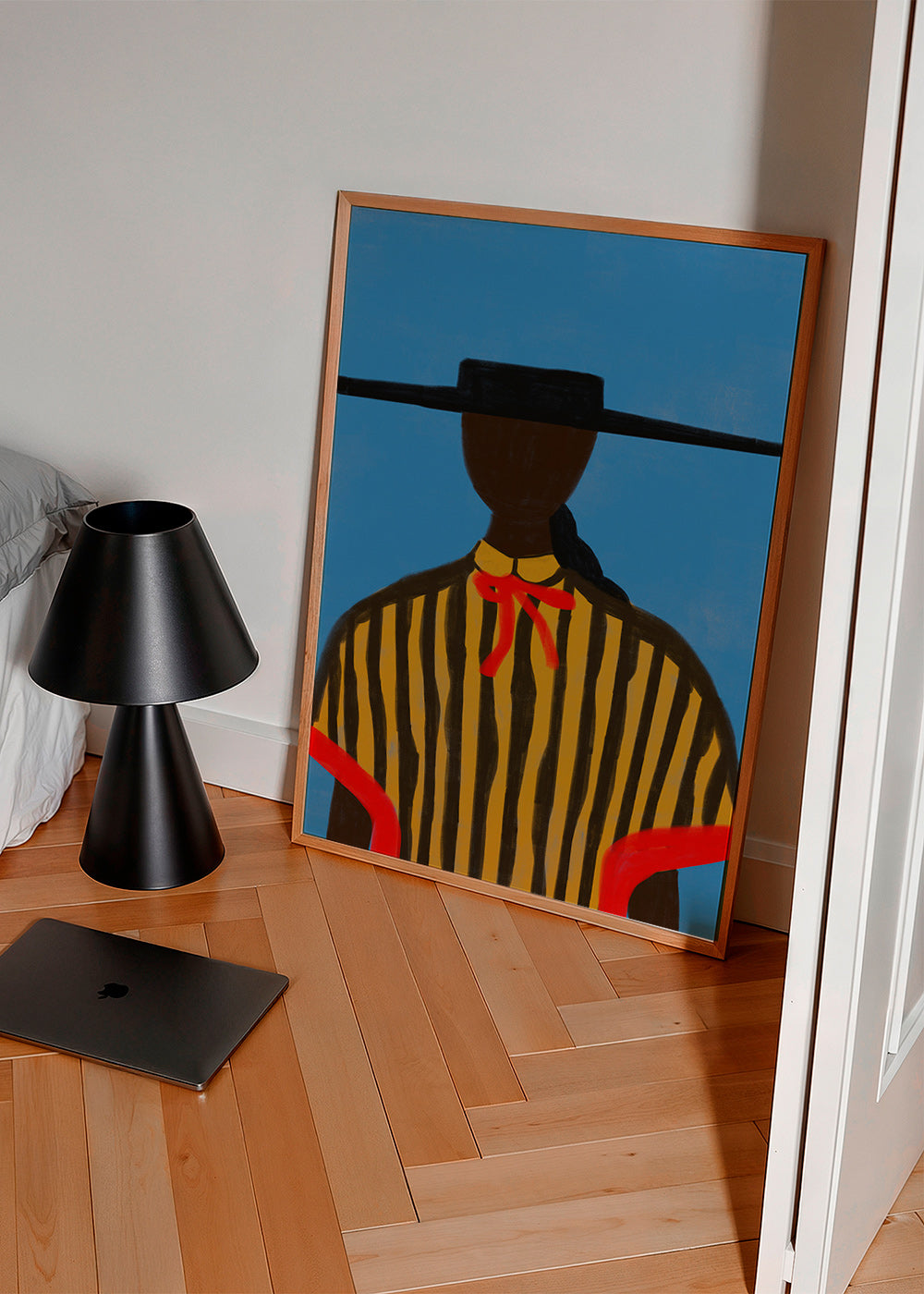 Ilustración de figura con sombrero y rayas – Product2