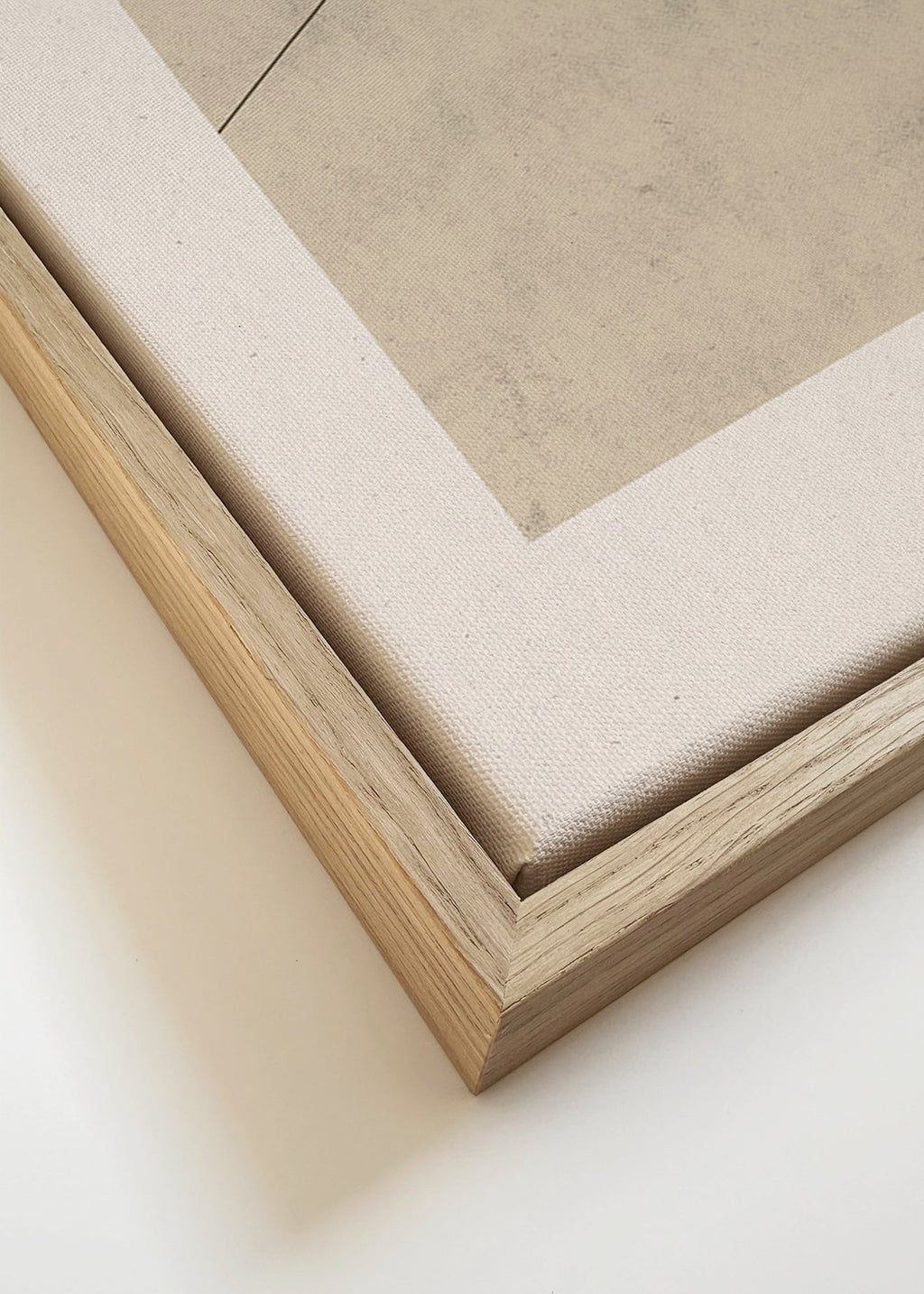 Cuadro minimalista con línea curva sobre beige – Canvas detail