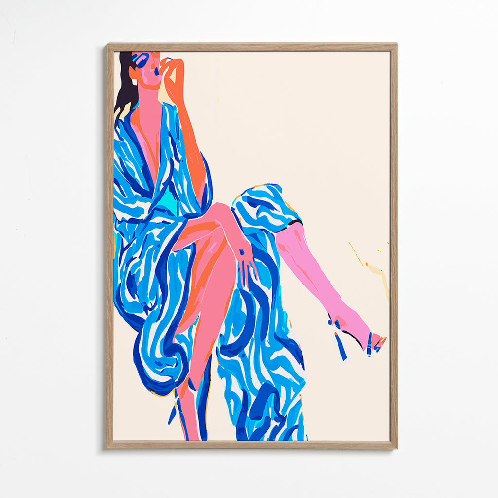 Ilustración de mujer con bata estampada – Oak Frame