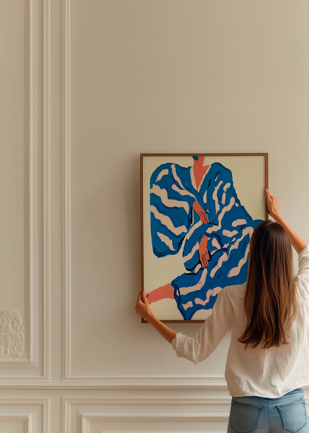 Ilustración de figura con bata azul y motivos orgánicos – Product2