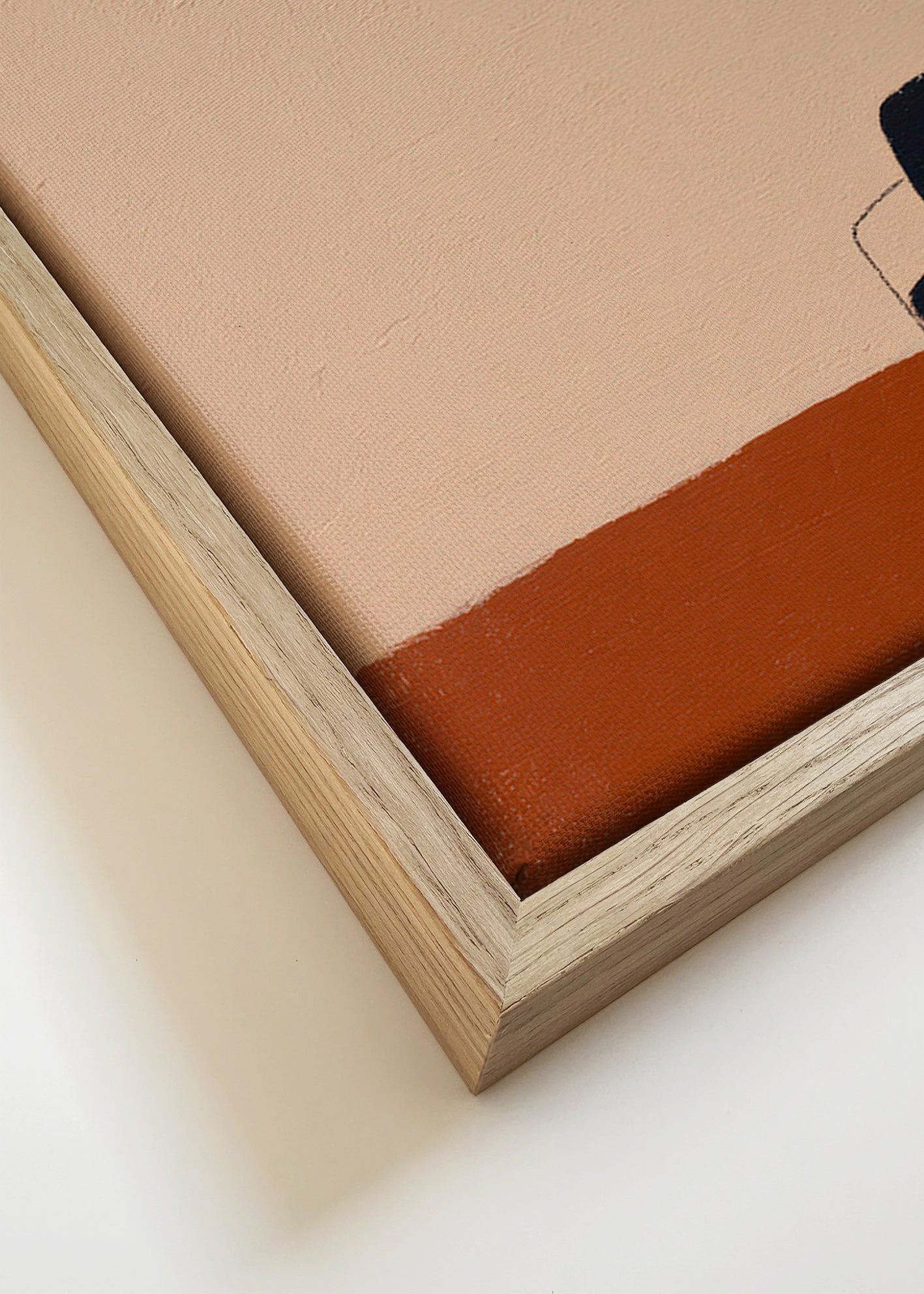 Quadro minimalista con sedia su pavimento ocra