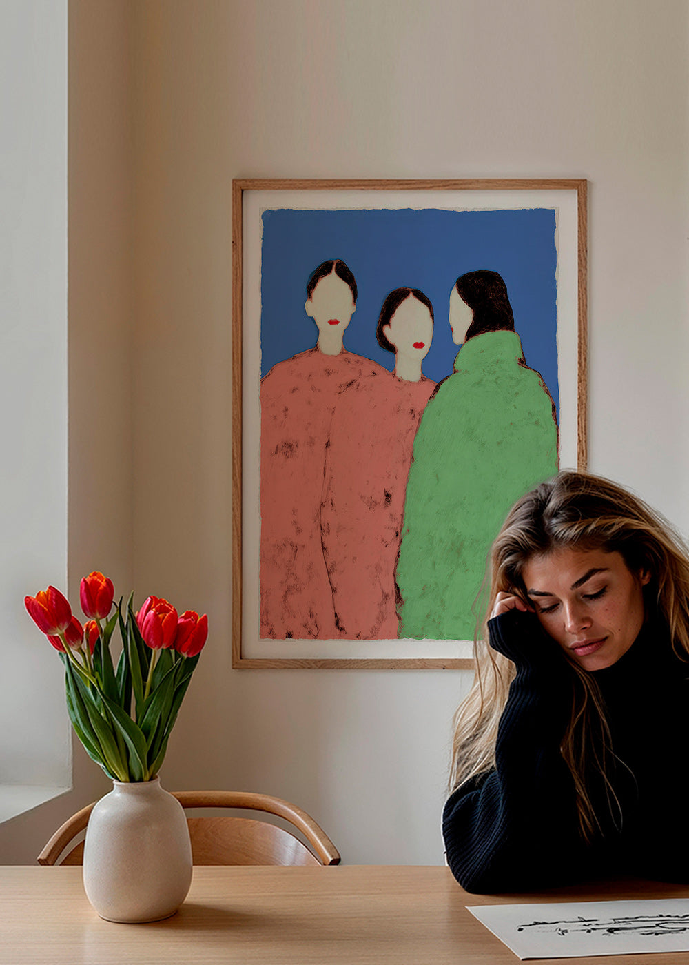 Illustrazione di tre figure stilizzate su sfondo blu