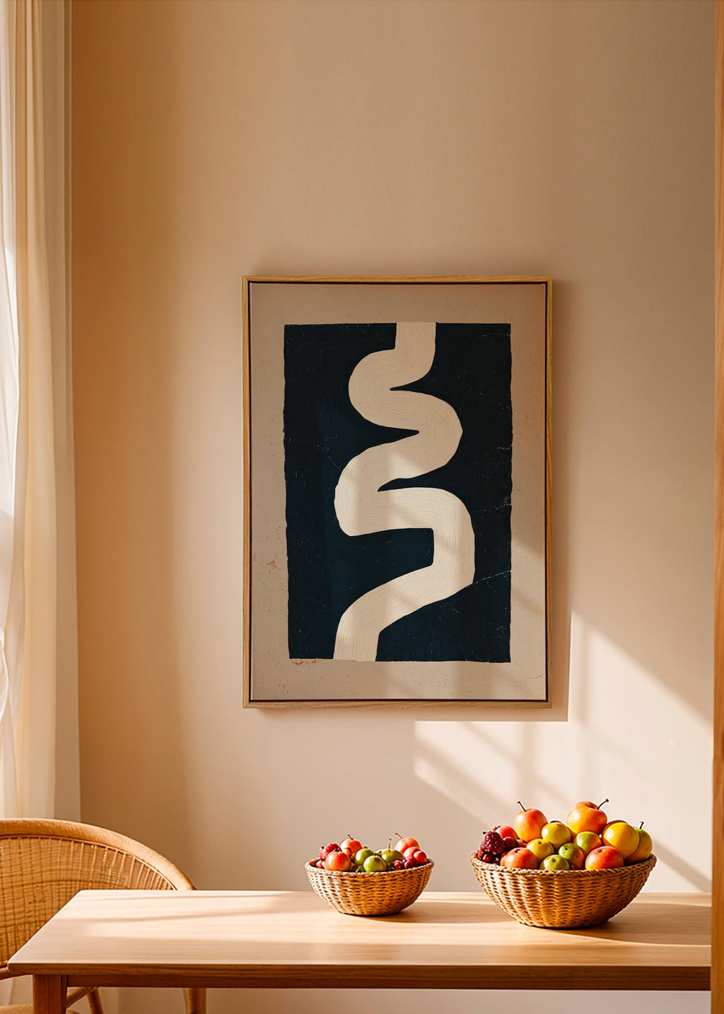 Stampa minimalista curva bianca su fondo scuro