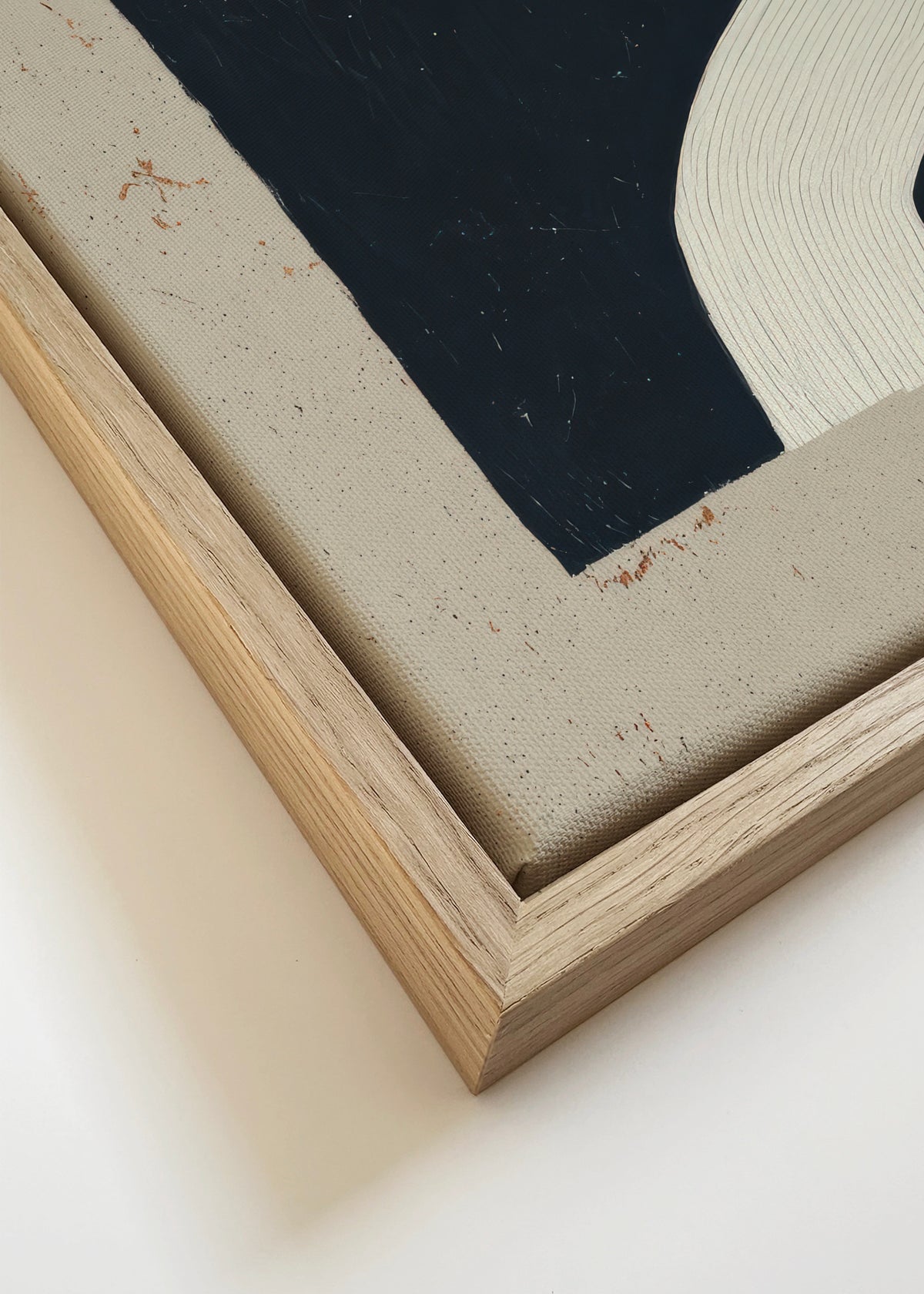 White Curve - Framed canvas detail