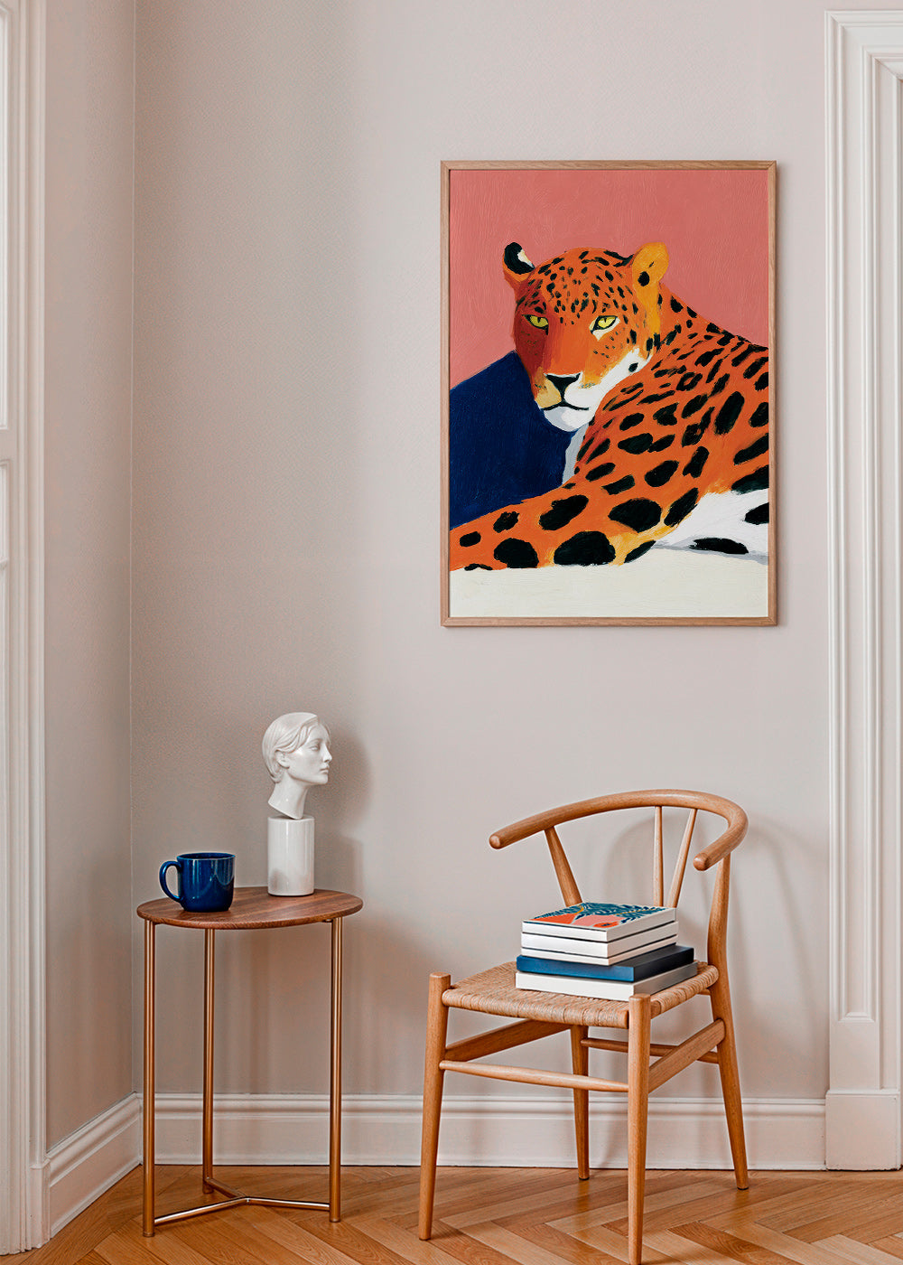 Quadro: Leopardo riposante su sfondo rosa