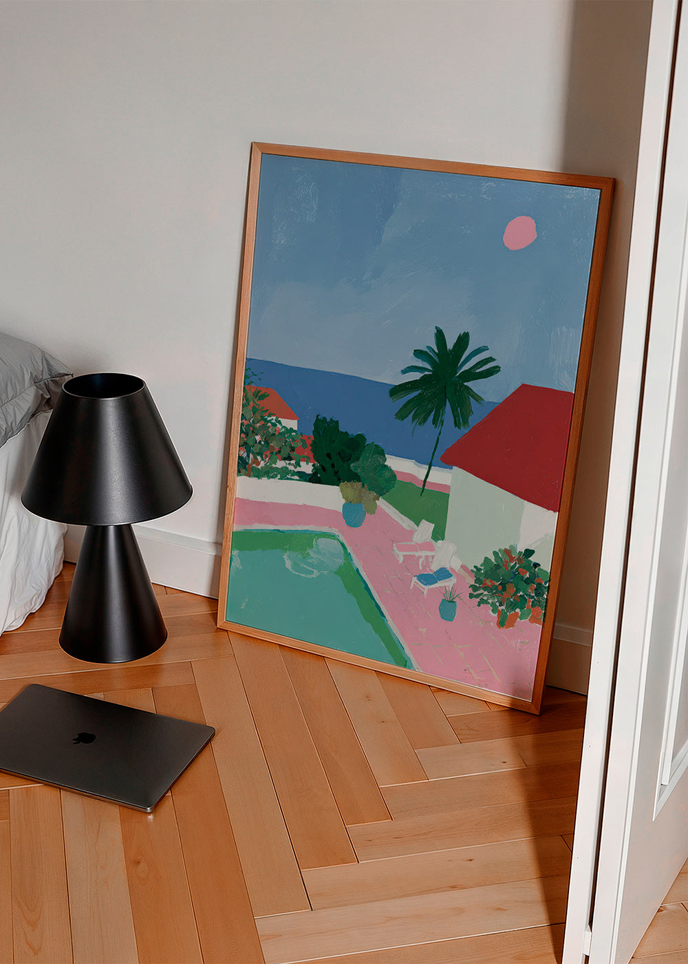 Arte paesaggistica con piscina, palma e tetto rosso