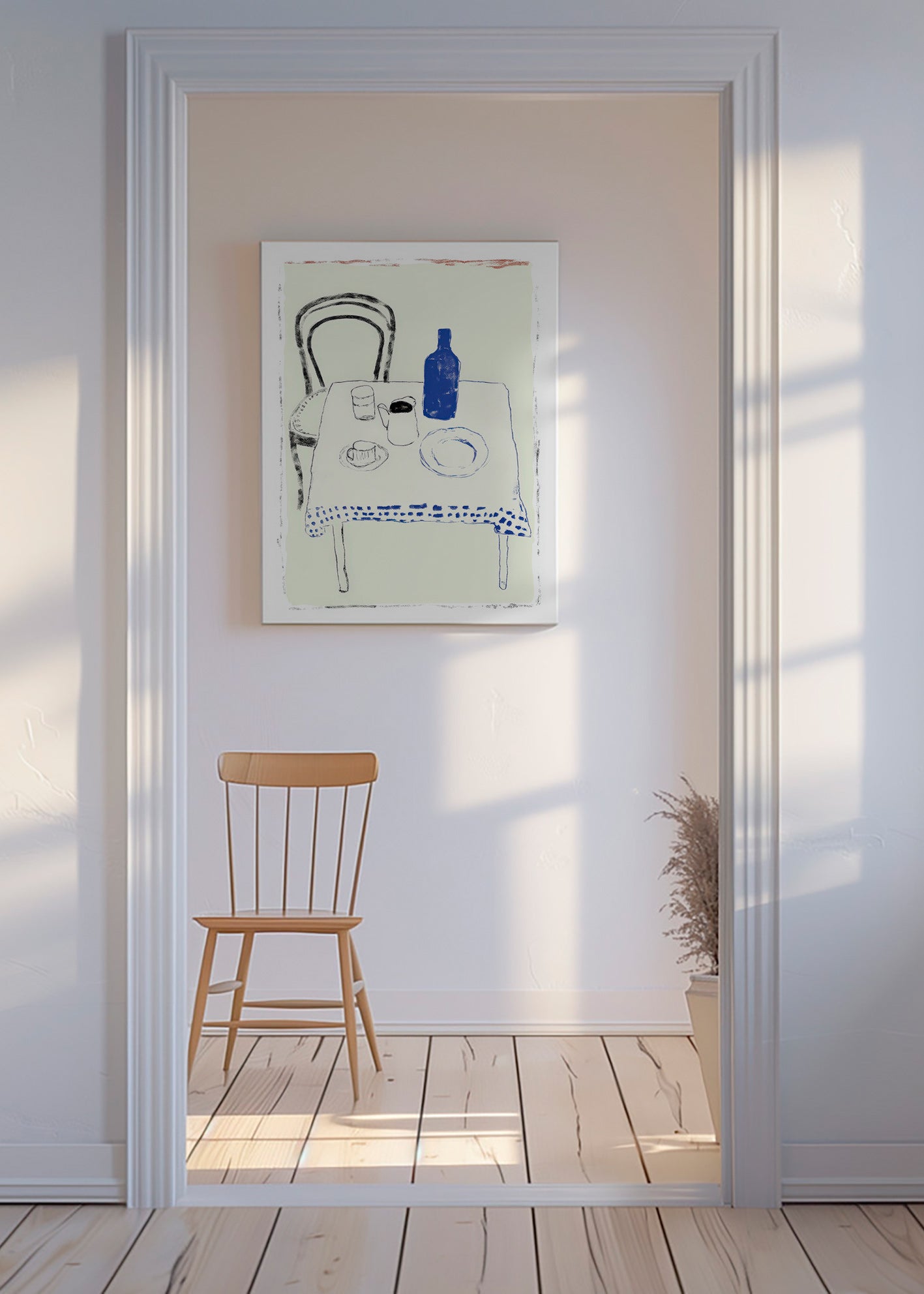 Arte da cucina: bottiglia blu e stoviglie minimal