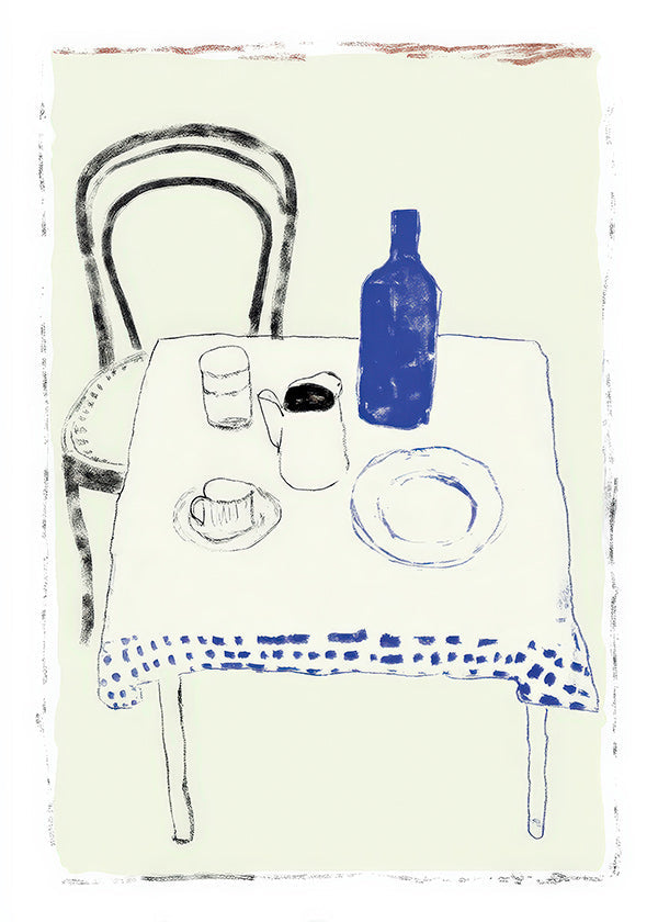 Arte da cucina: bottiglia blu e stoviglie minimal
