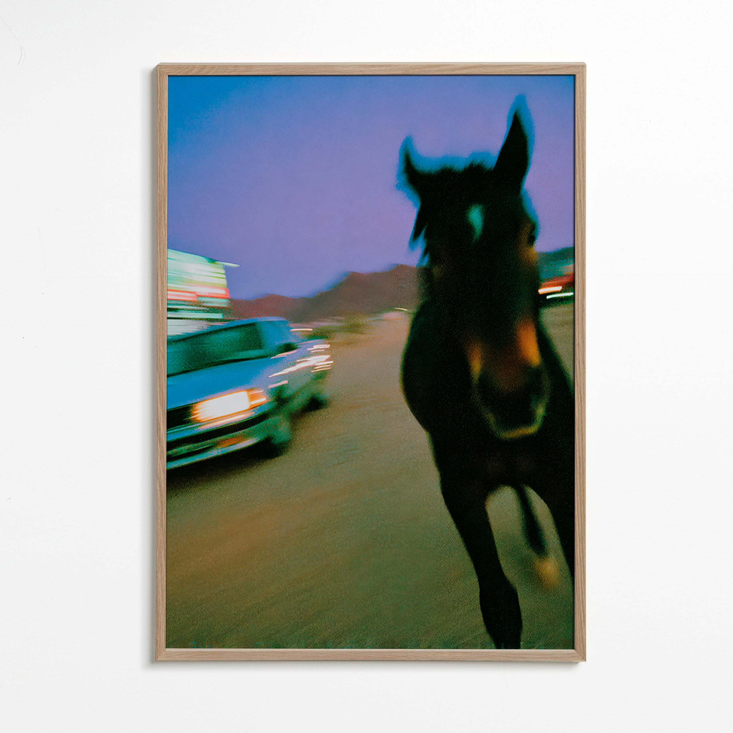 Opera cavallo in movimento al crepuscolo