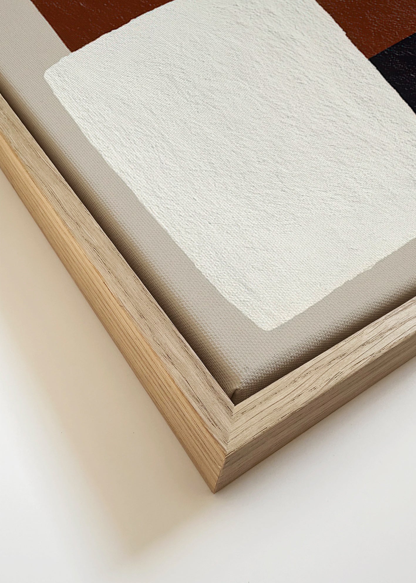 Design minimal con blocchi marrone e bianco
