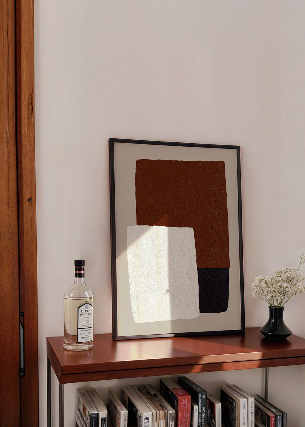Design minimal con blocchi marrone e bianco