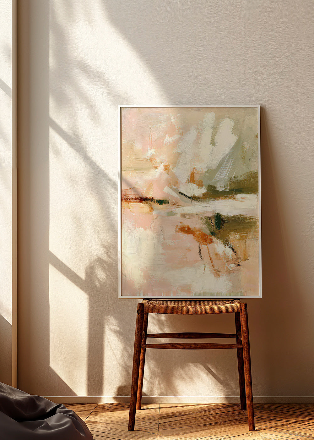 Quadro astratto petali soffici e gesto pittorico