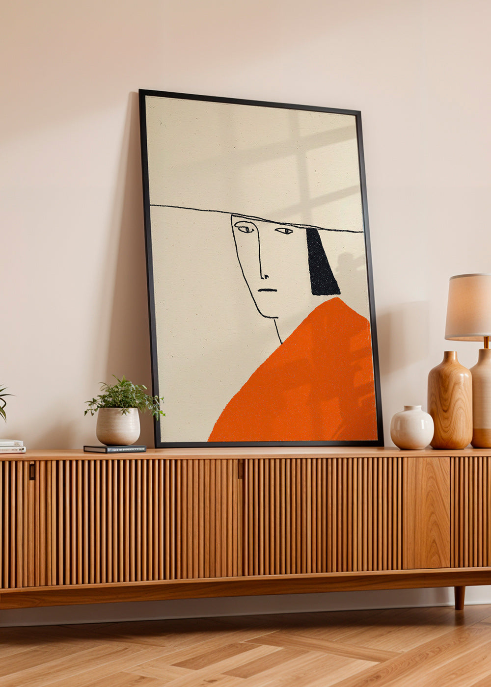 Illustrazione minimal con mantello arancione