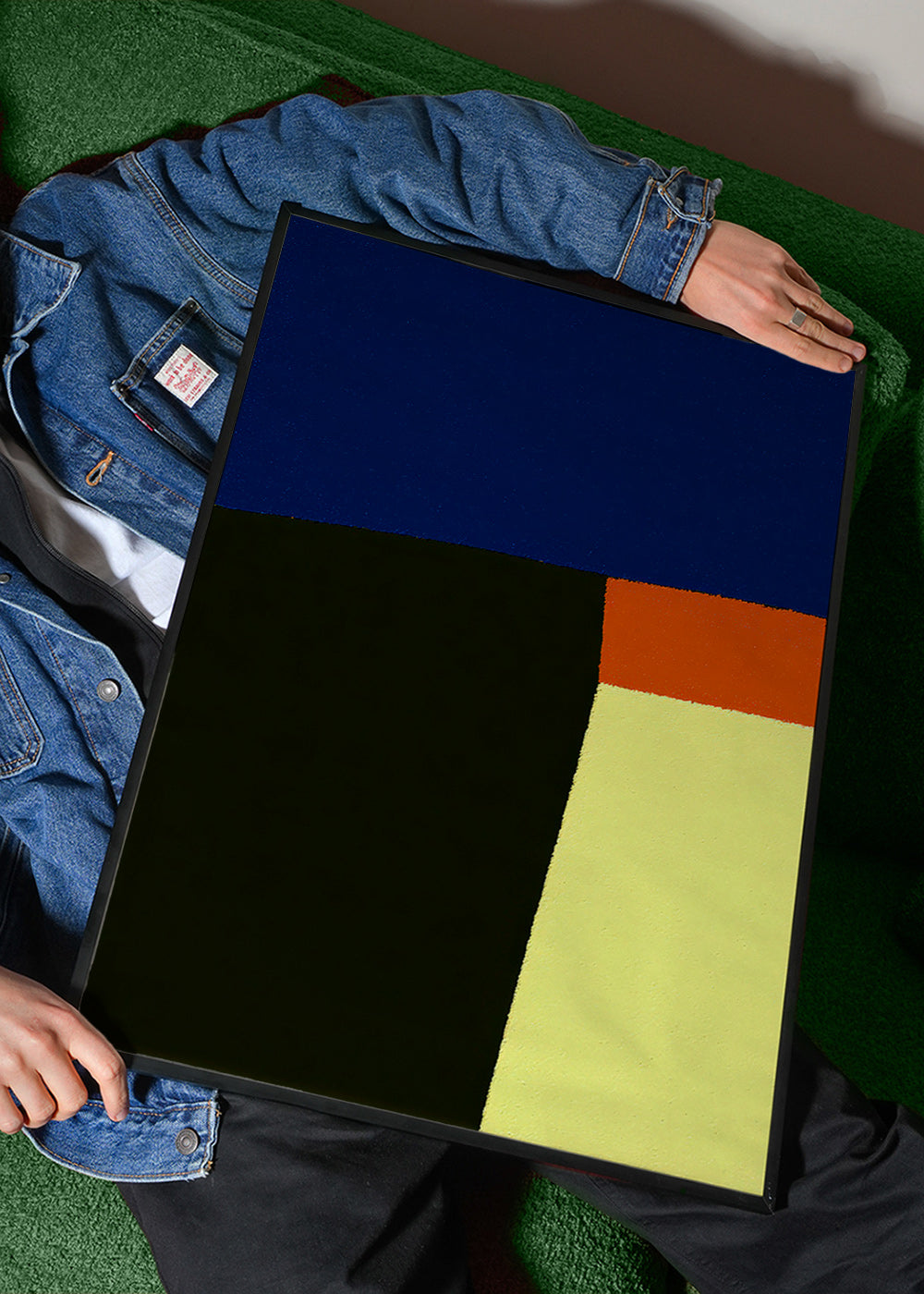 Opera astratta con blocchi blu decisi