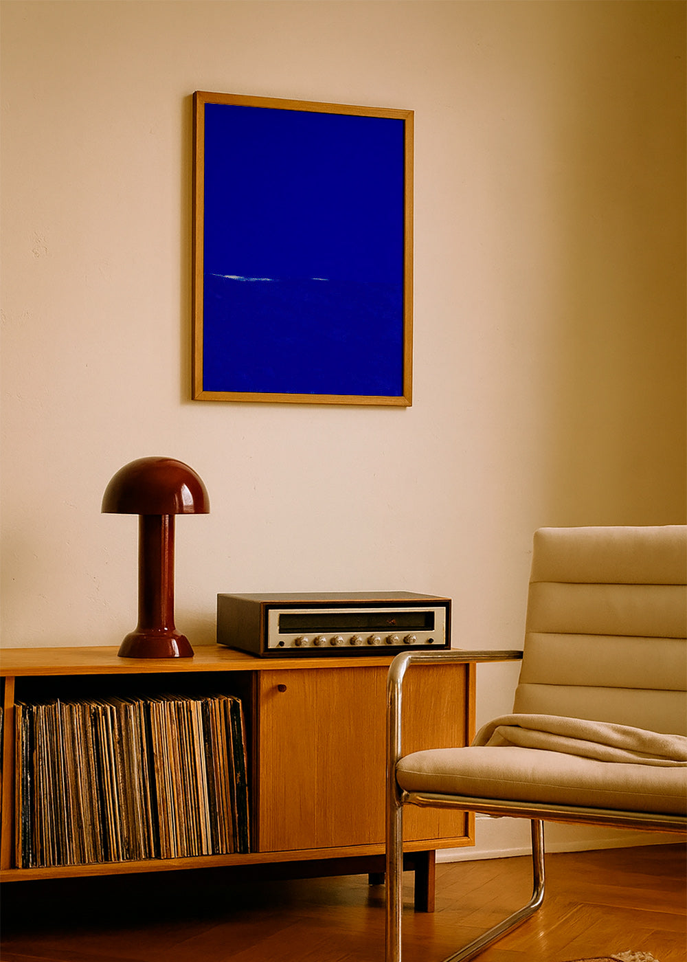 Quadro astratto blu con orizzonte sottile