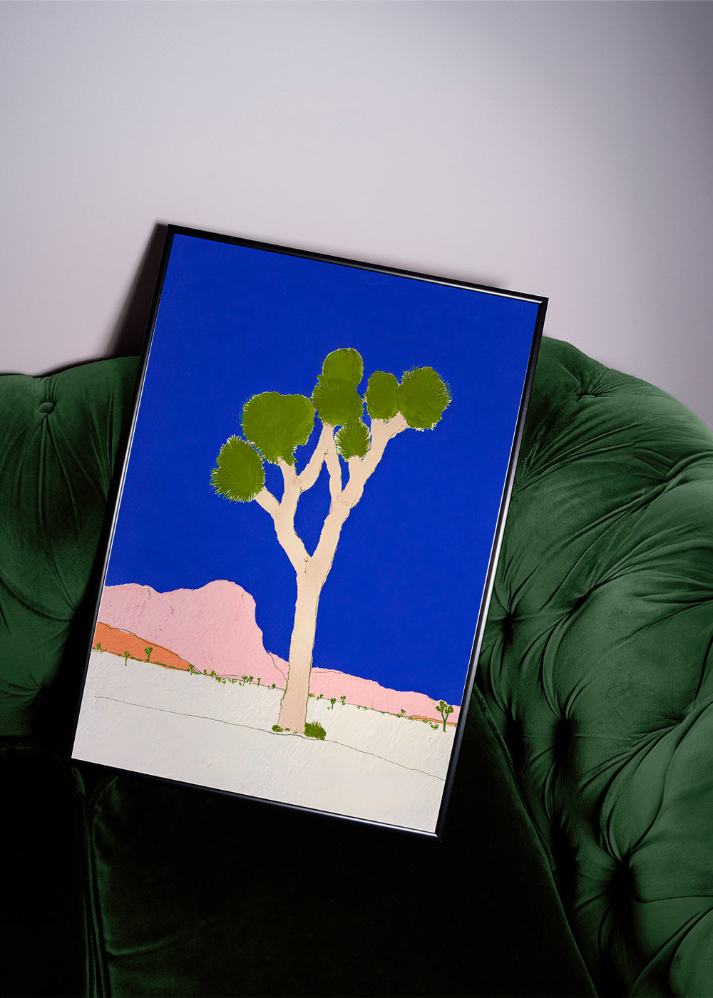 Arte paesaggistico: albero del deserto su cielo blu vivido