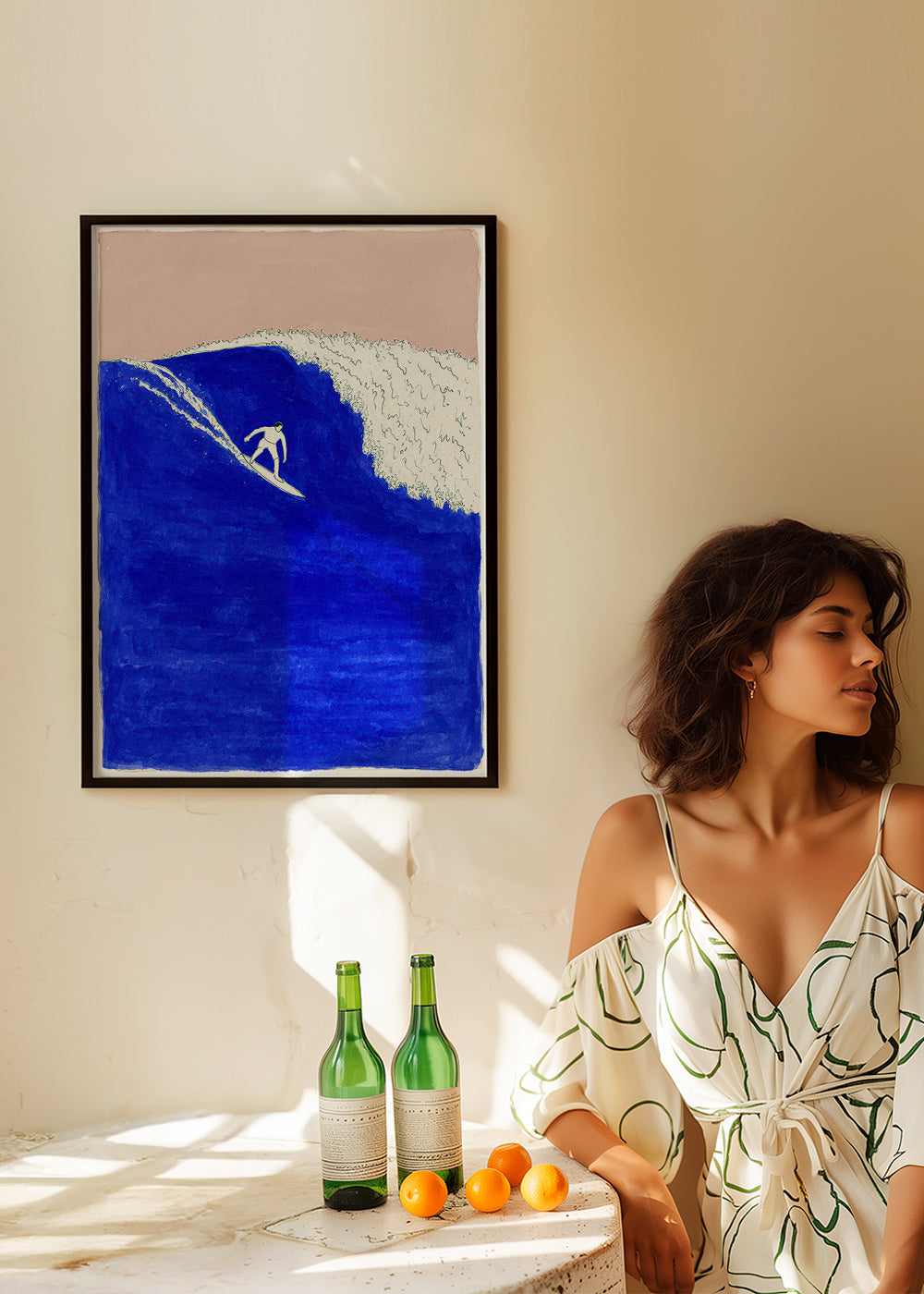 Quadro sportivo: surfista su onda blu intensa