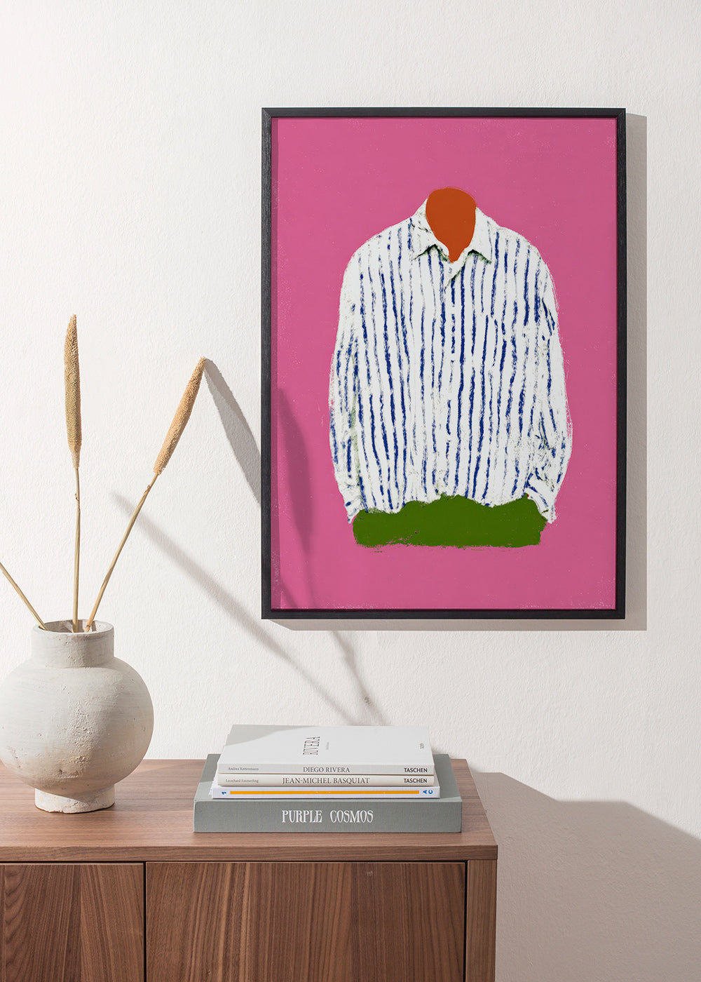 Illustrazione camicia a righe su sfondo rosa