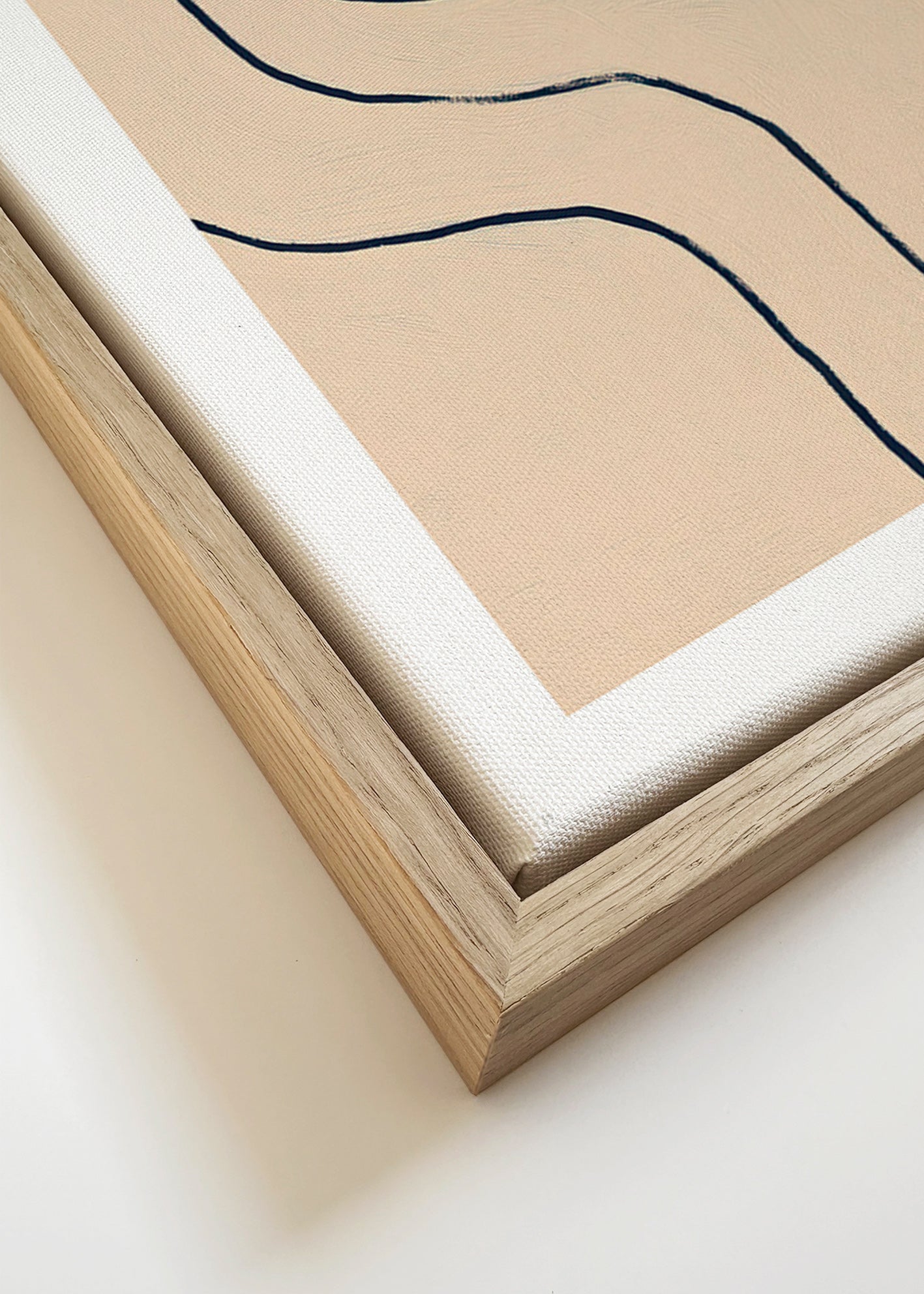 Quadro minimalista con linee fluide su fondo beige